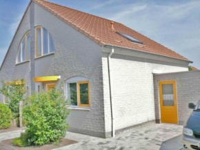 Snug holiday home with garden